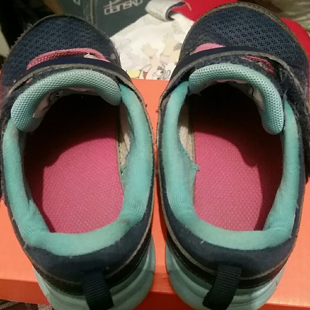 8c Nike💗shoes - Picture 3 of 5